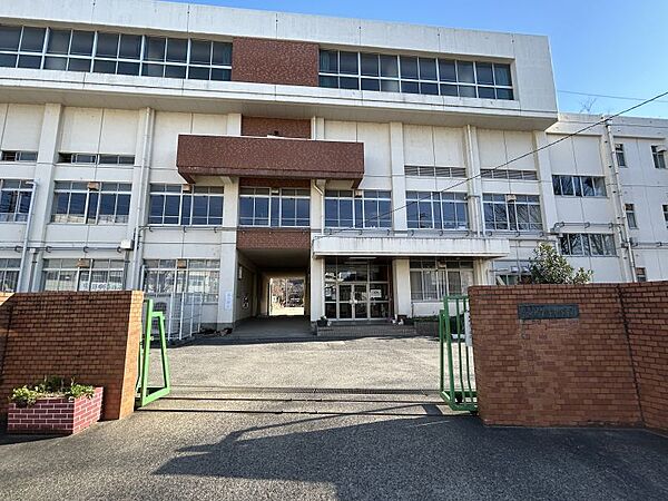神根東小学校　徒歩約19分　約1500ｍ