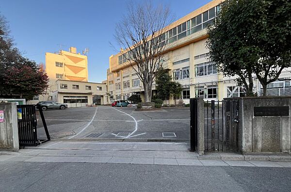 十二月田小学校まで　941m　徒歩約12分●教育目標「進んで学ぶ子・仲良くできる子・たくましい子」　目指す児童像「志をもち　困難を克服できる児童」
