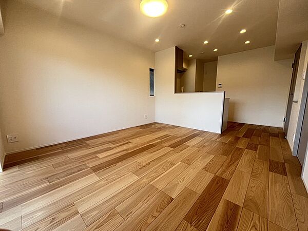 ダウンライト設置につき、部屋の明るさアップ