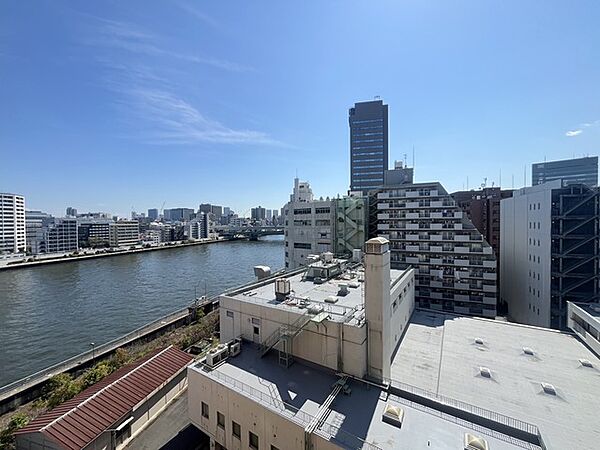 眺望良好で、目の前の隅田川を一望できます。