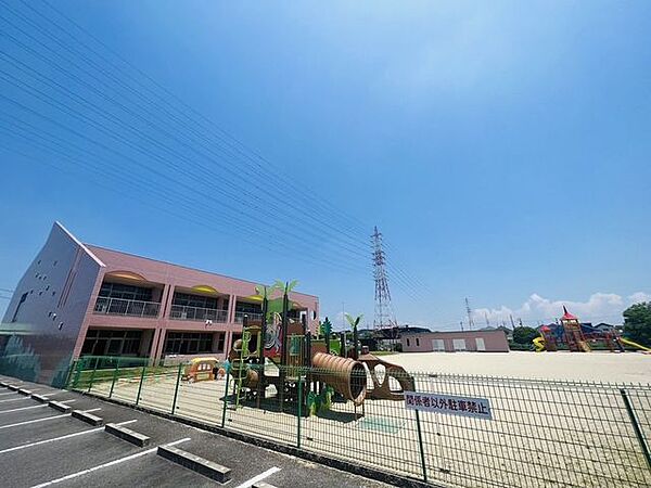 はくさん幼稚園はくさん幼稚園では『豊かなこころを育む』を教育理念として、一人ひとりの個性や可能性を大切にし、その芽を伸ばしていくためのお手伝いをさせていただきたいと考えています。 2140m
