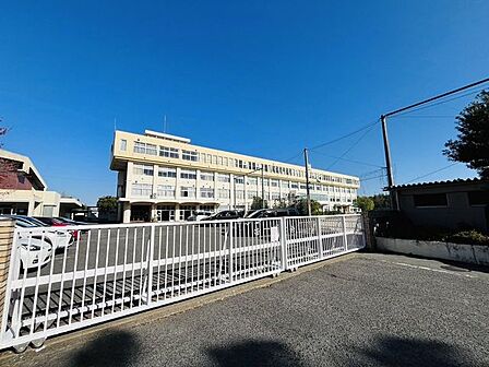 日進市立日進東中学校校訓を柱に、知徳体のバランスのとれた、心優しくたくましい生徒の育成を図る 2800m