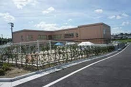 日進市立米野木台西保育園指定管理者制度が導入された公立園です。公立保育園の機能を持ち、民間保育園の特色を加えながら、子ども、行政、地域、保護者の皆様との信頼関係を大切にして運営を行います。 1240m