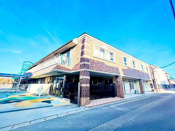 三好桃山幼稚園方針「自信と勇気 思考力とユーモアのある子を願う」子供第一主義な幼稚園です。 1170m