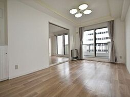 オリンピア大通西18丁目 5階2LDKのリビング/ダイニング