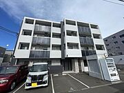 東札幌駅より徒歩6分 築8年2ヶ月 4階建の賃貸物件