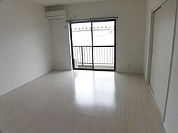 MKコーポ 205 2階2LDKのリビング/ダイニング