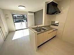 シャイニングヒル 106 1階1LDKのリビング/ダイニング