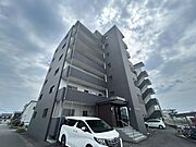宮崎駅より徒歩28分 築8年9ヶ月 6階建の賃貸物件