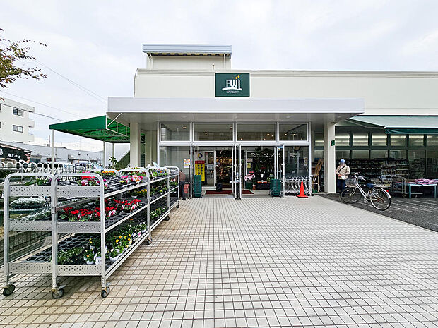 ■FUJI 鵠沼店…徒歩2分(140m)
