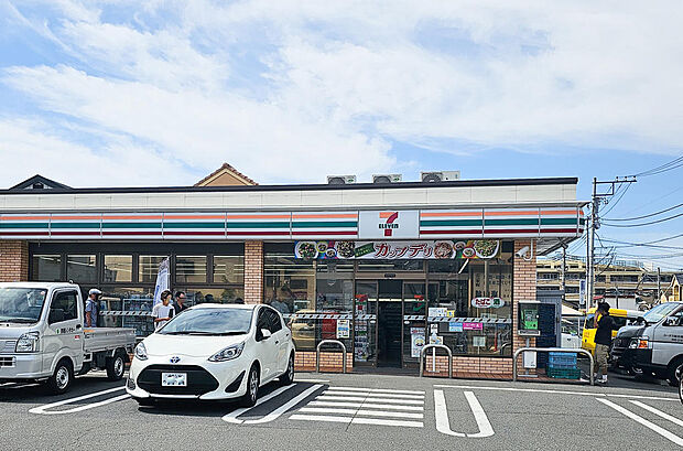 ■セブン-イレブン 藤沢片瀬５丁目店…徒歩2分(140m)