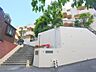 外観：緑豊かな住環境に立地