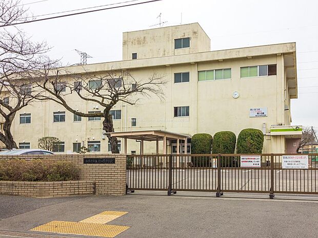 相模原市立緑が丘中学校…約190m