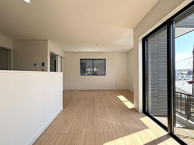 開放感のあるリビングでゆったり過ごせます