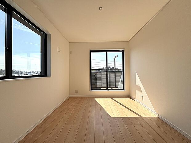 明るい光が差し込む、心地よいお部屋