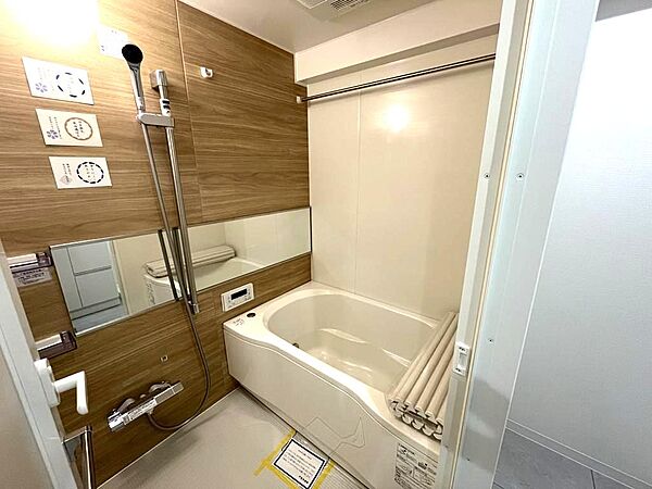 1日の疲れを癒すバスルーム追い焚き機能付き