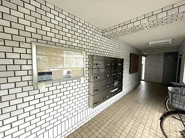 ポスト周りも綺麗に整頓されています