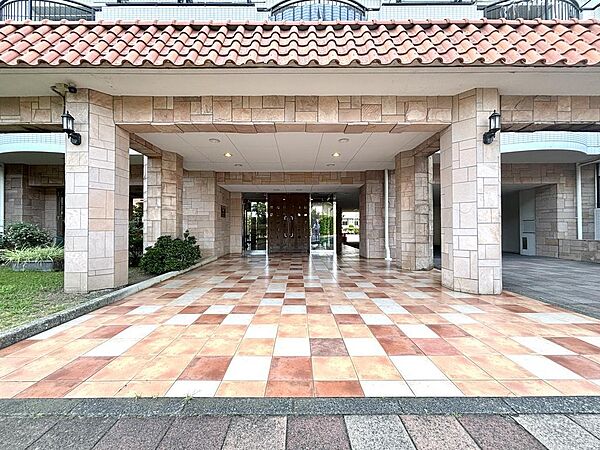 管理体制良好・エントランスも綺麗に整備されています。
