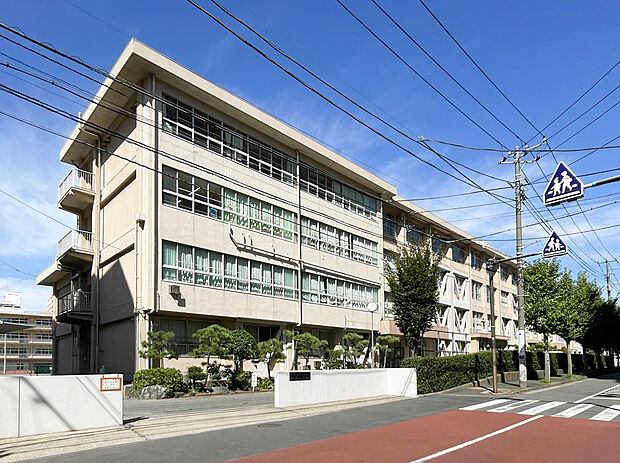 ■横須賀市立常葉中学校…徒歩6分(450ｍ)