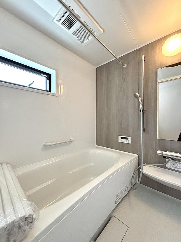 ■浴室乾燥機つきで、いつでも清潔に使えるバスルーム