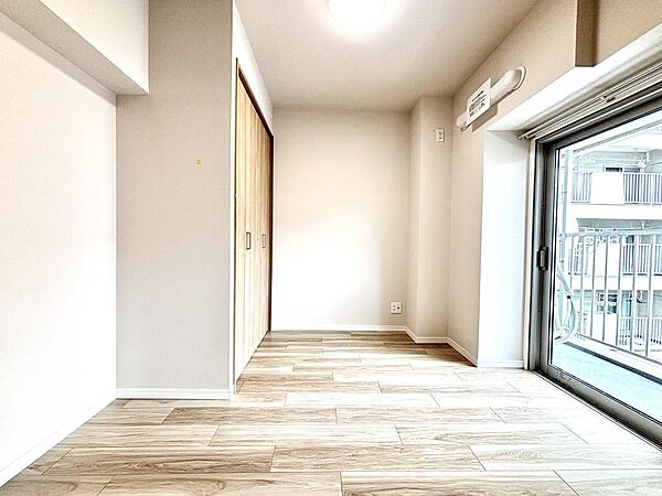 明るい光が差し込む、心地よいお部屋