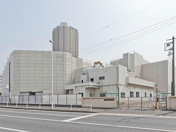■横浜市立子安小学校…徒歩3分(210m)