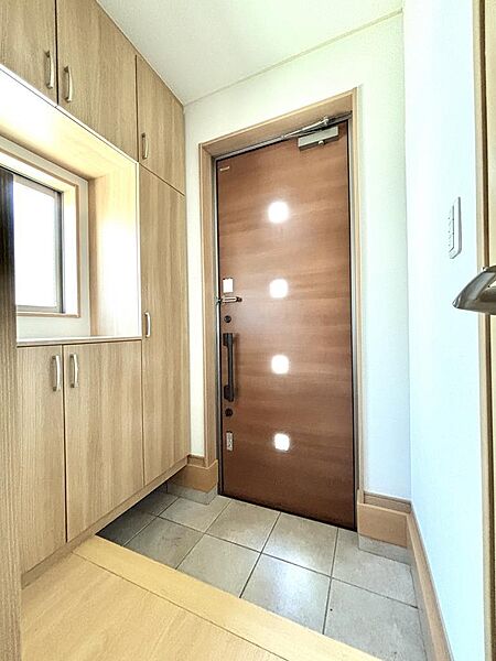 シューズボックス付きで玄関まわりがすっきり整います