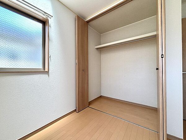 たっぷり収納で、お部屋を広く使えます