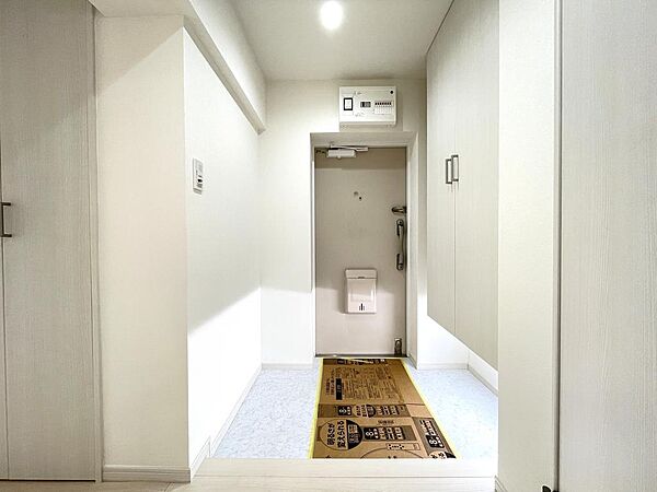 第一印象を大切にした、明るいエントランス