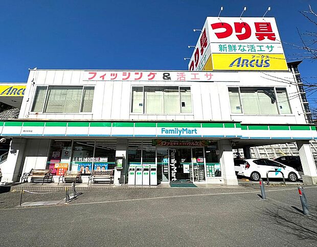 ■ファミリーマート 横浜本牧店…徒歩5分(400m)