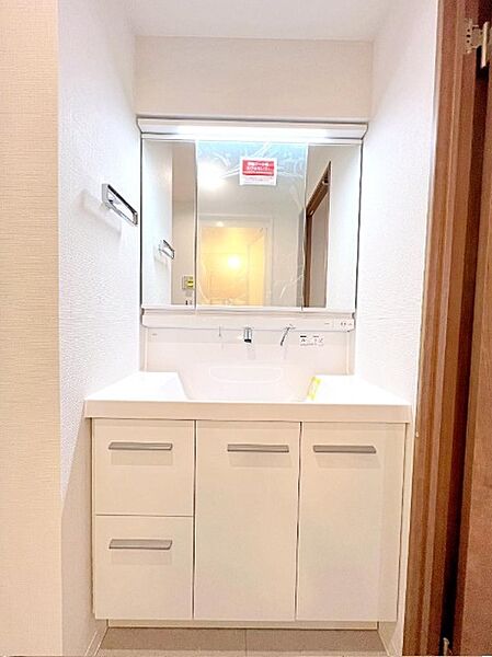 ◎朝の身支度はここから♪収納力ある三面鏡洗面化粧台♪