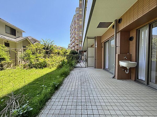 天気のいい日はテラスで一息。暮らしにゆとりをプラスします。