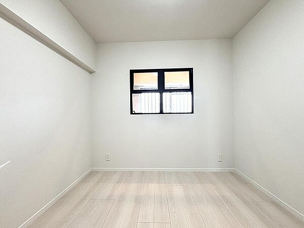 シンプルだからこそ、自分好みにアレンジしやすい一部屋です。