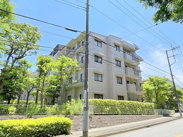 ◎小学校まで徒歩10分通学至便♪緑豊かな住環境に立地♪