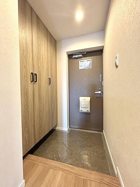 玄関を拡大表示
