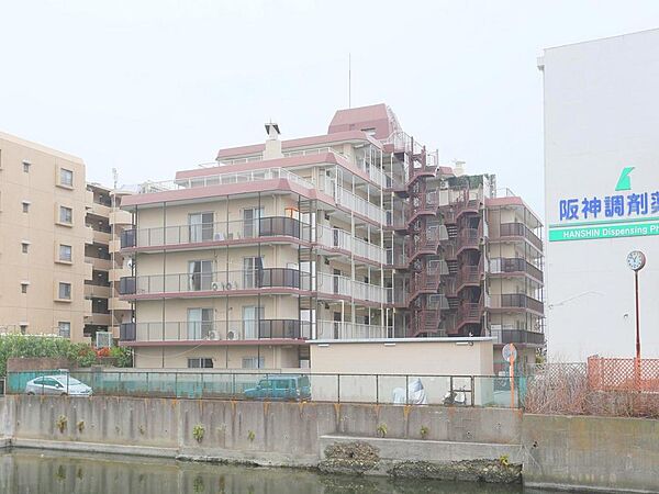 オーケー新山下店や島忠ホームズなど、商業施設多数で利便性良好です♪