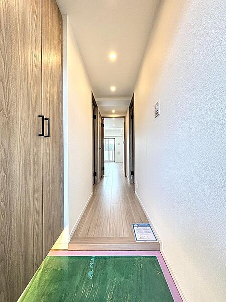 ◎収納力のあるシューズボックス付きです