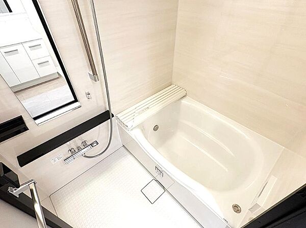 ◎浴室乾燥機つきで、いつでも清潔に使えるバスルーム