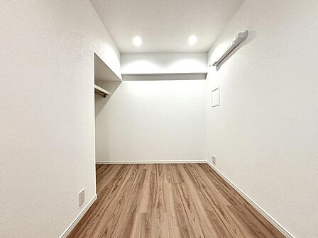 シンプルだからこそ、自分好みにアレンジしやすい一部屋です。