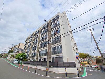 外観:◎JR京浜東北線・根岸線「洋光台」駅徒歩ほぼ平坦7分◎雨に強いサンルーム付き住戸◎トランクルーム付き(約1.68m2)◎東向き陽当り良好、上階に住戸なし♪ 外観:◎JR京浜東北線・根岸線「洋光台」駅徒歩ほぼ平坦7分◎雨に強いサンルーム付き住戸◎トランクルーム付き(約1.68m2)◎東向き陽当り良好、上階に住戸なし♪