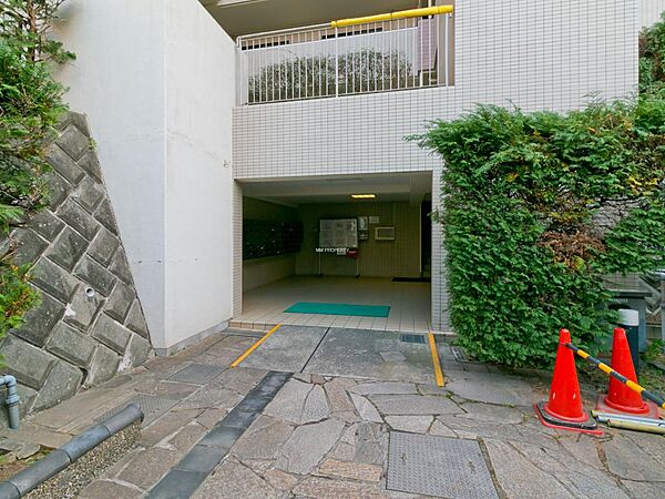 ◎管理体制良好・エントランスも綺麗に整備されています♪