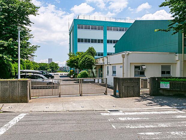 ■横浜市立浦島小学校…徒歩4分(280m)
