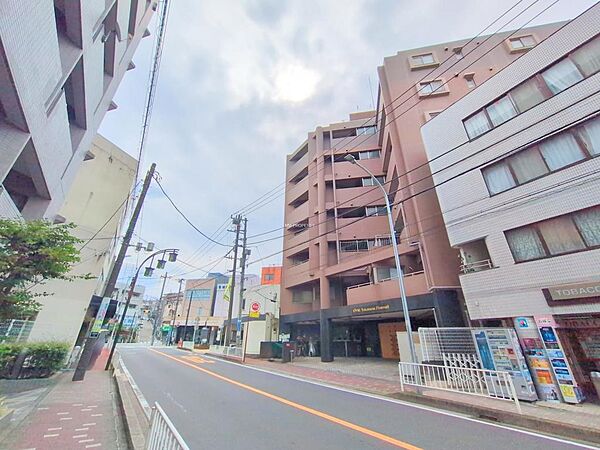 スーパーやコンビニ、学校が近く、生活のしやすい環境です