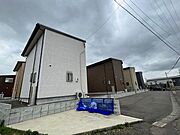 都城駅よりバス6分 徒歩8分 築3年11ヶ月 2階建の賃貸物件