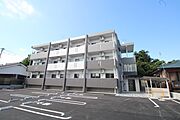 都城駅より徒歩4分 築3年 3階建の賃貸物件