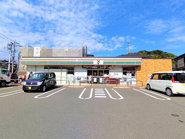 【コンビニ】セブンイレブン長与吉無田郷店様まで約400ｍです。（徒歩約5分） 900m