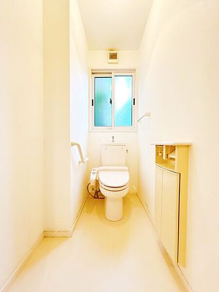 【外構のみリフォーム予定】1階トイレです。ハウスクリーニングを行いました。