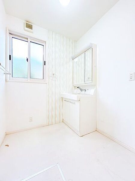 【外構のみリフォーム予定】洗面脱衣所です。ハウスクリーニングを行いました。