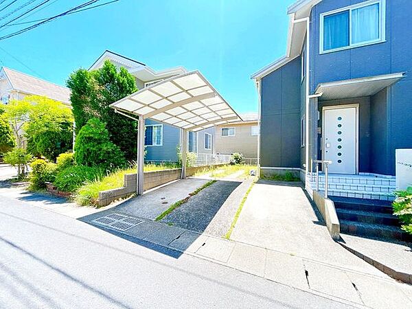 【外構のみリフォーム予定】駐車場です。駐車4台可能です。