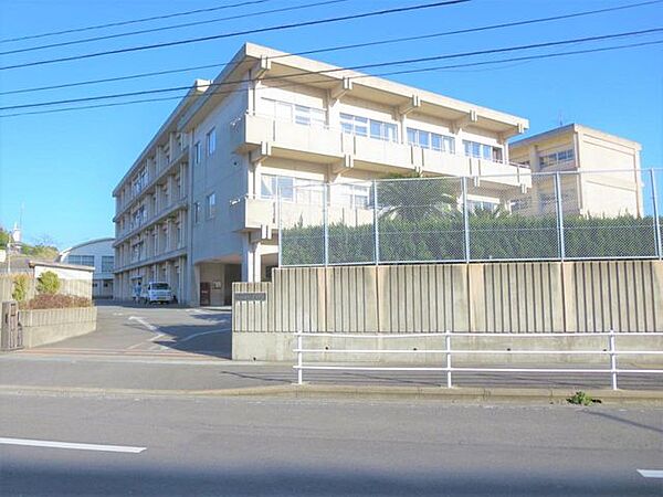 【中学校】長崎市立三重中学校まで約2200ｍ（徒歩約28分）です。